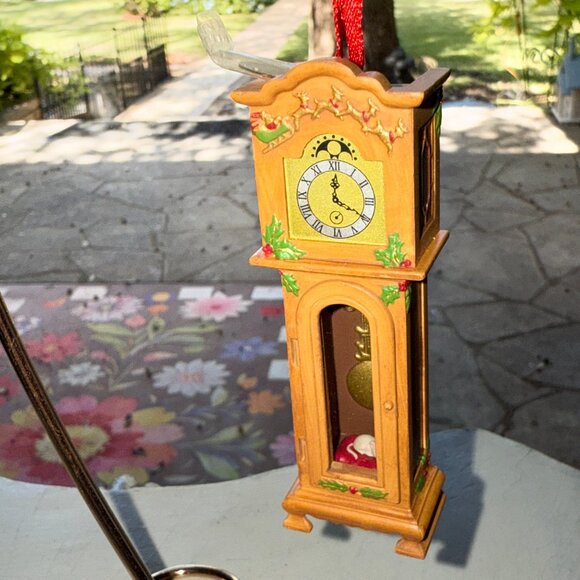 Twas The Night Before Christmas Hallmark  Ornament Grandfather Clock 24 yrs old - Picture 3 of 8